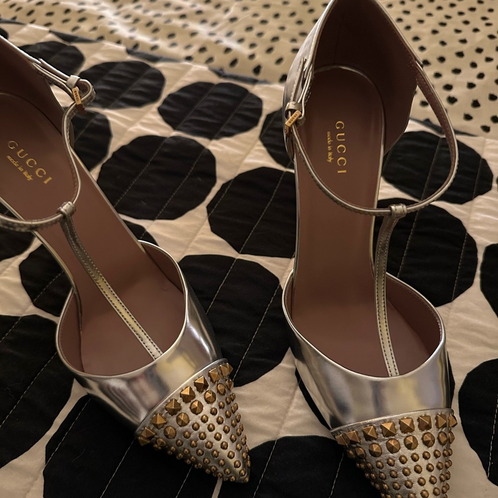 Gucci silver T strap with gold studs. Never worn size 9B NO BOX has bag
